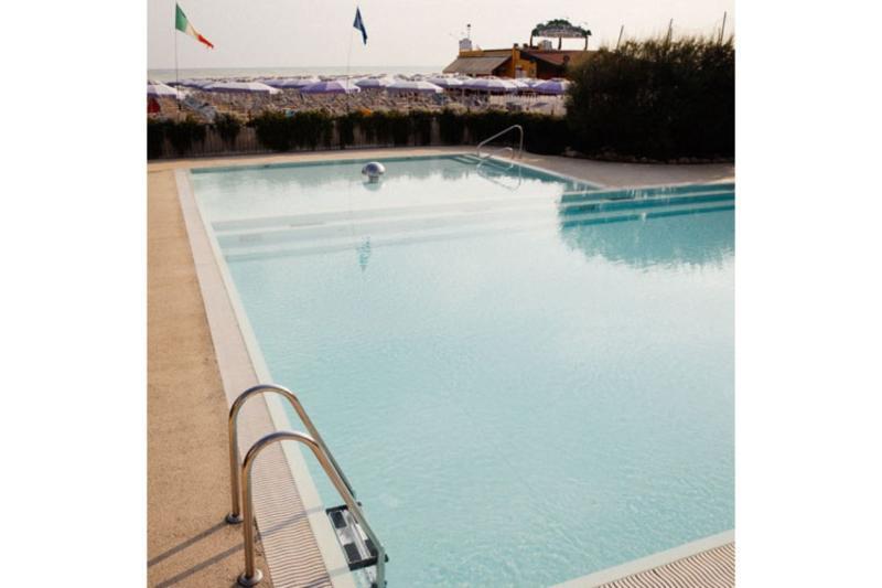 Hotel Merano Misano Adriatico Kültér fotó