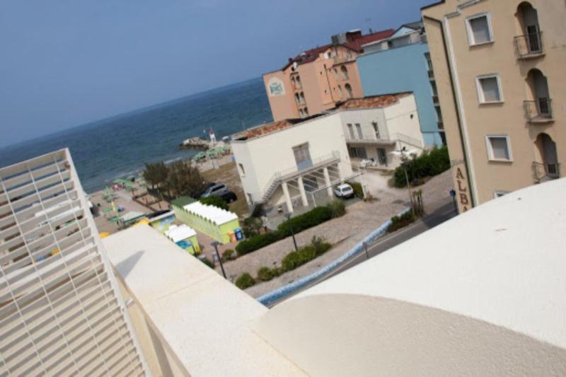 Hotel Merano Misano Adriatico Kültér fotó
